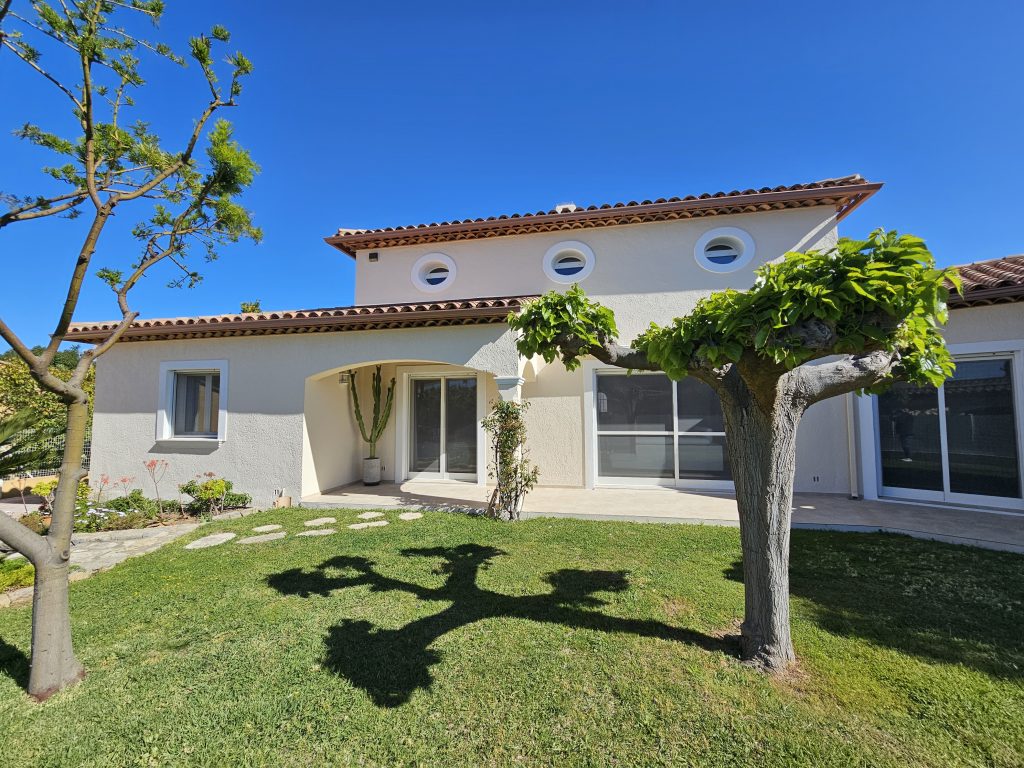 Maison après ravalement des façades à Carnoules, rénovation effectuée