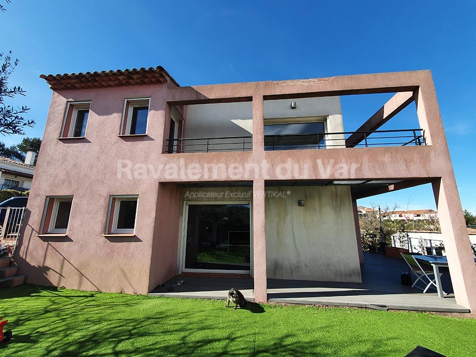 Maison en construction, ravalement du Var.