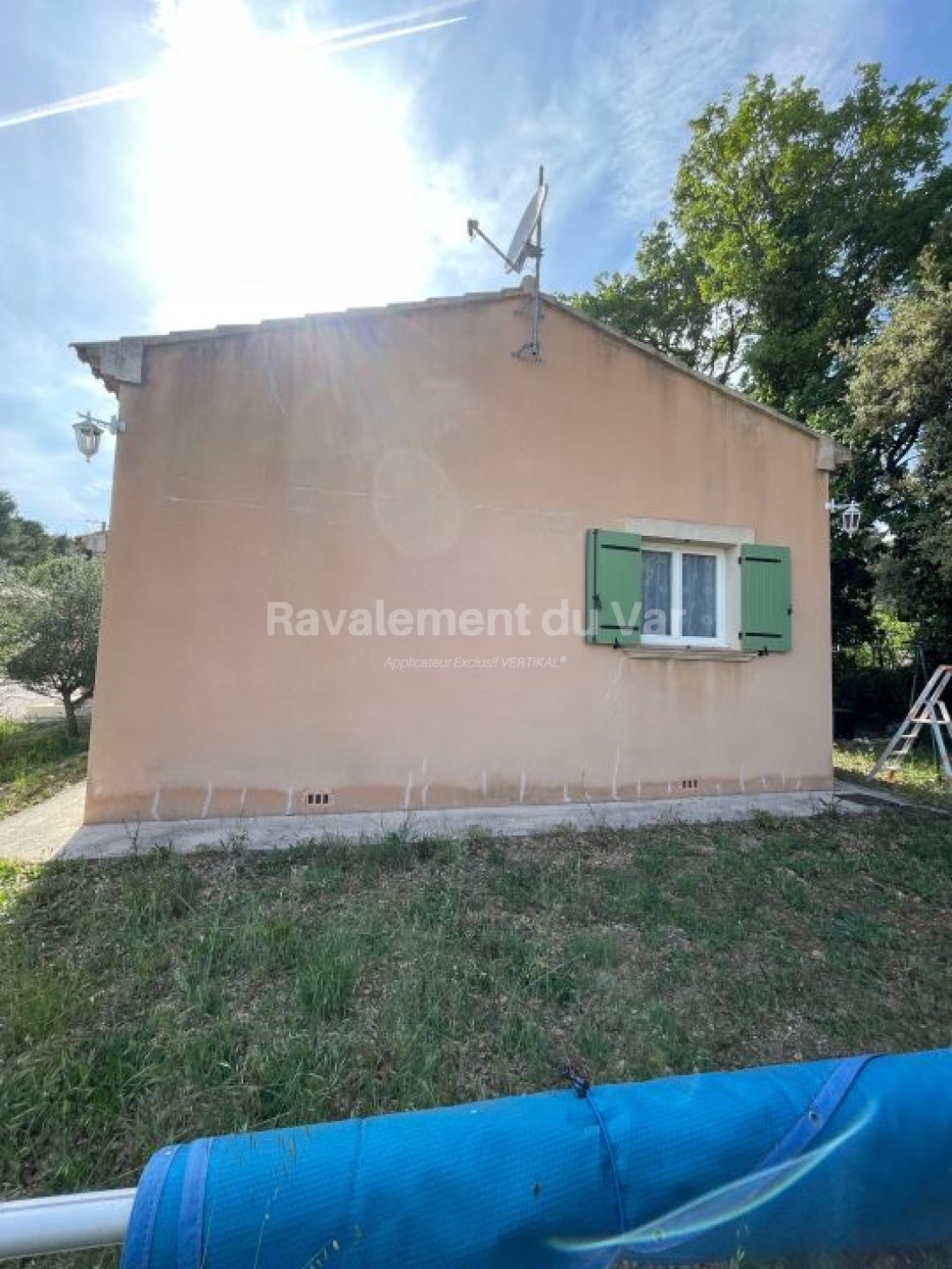 Ravalement façades d'une maison à La-Londe-les-Maures, 83250, Var